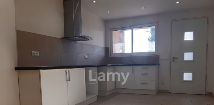 Image 8 sur 11 - Appartement  ·  Location · Rousset (13790) · 70m²