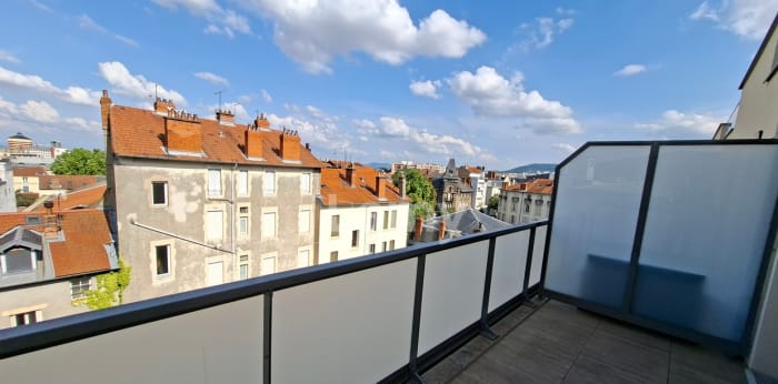 Image 8 sur 9 - Appartement  ·  Location · Clermont Ferrand (63000) · 2 pièces · 40m²