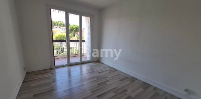 Image 7 sur 10 - Appartement  ·  Location · Marseille (13006) · 2 pièces · 56m²