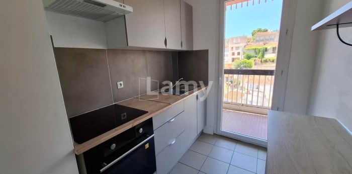 Image 6 sur 10 - Appartement  ·  Location · Marseille (13006) · 2 pièces · 56m²