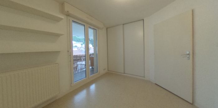 Image 4 sur 8 - Appartement  ·  Location · Voiron (38500) · 5 pièces · 99m²