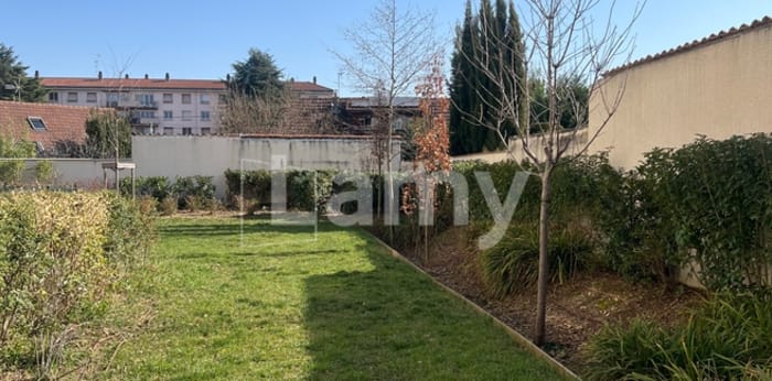 Image 12 sur 13 - Appartement  ·  Location · Villeurbanne (69100) · 4 pièces · 87m²