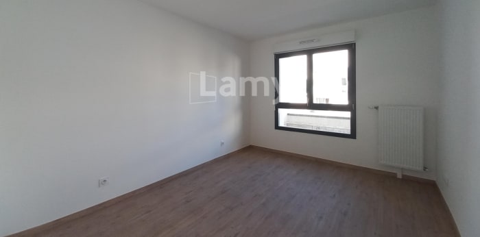 Image 3 sur 8 - Appartement  ·  Location · Reims (51100) · 3 pièces · 66m²