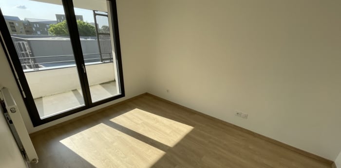 Image 2 sur 15 - Appartement  ·  Location · Bordeaux (33300) · 4 pièces · 80m²
