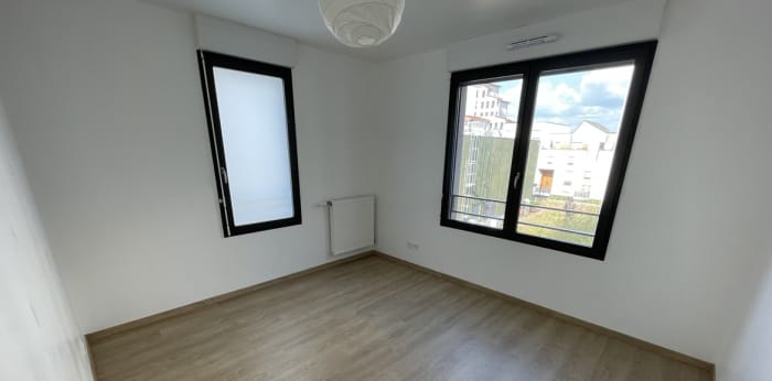 Image 11 sur 15 - Appartement  ·  Location · Bordeaux (33300) · 4 pièces · 80m²
