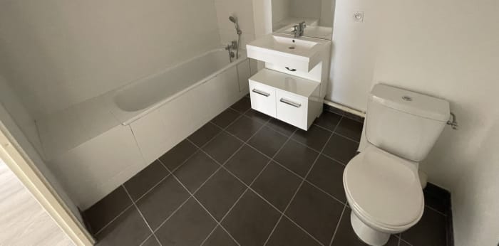 Image 15 sur 15 - Appartement  ·  Location · Bordeaux (33300) · 4 pièces · 80m²