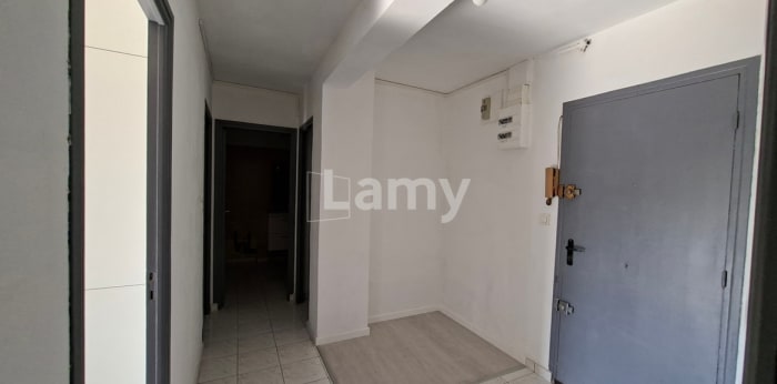 Image 3 sur 6 - Appartement  ·  Location · Nice (06100) · 2 pièces · 48m²