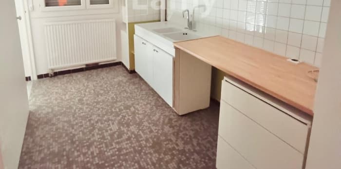 Image 3 sur 6 - Appartement  ·  Location · Aix En Provence (13090) · 1 pièce · 31m²