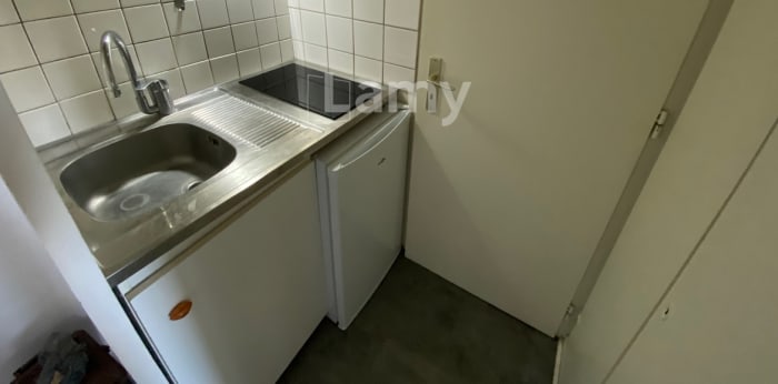 Image 2 sur 3 - Appartement  ·  Location · Strasbourg (67000) · 1 pièce · 21m²