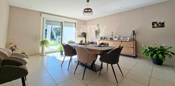 Image 8 sur 19 - Maison/villa  ·  Location · Aulnoy Lez Valenciennes (59300) · 6 pièces · 191m²