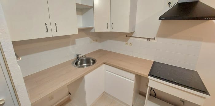 Image 8 sur 11 - Appartement  ·  Location · St Chamas (13250) · 2 pièces · 35m²
