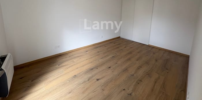 Image 2 sur 7 - Appartement  ·  Location · Chartres De Bretagne (35131) · 2 pièces · 46m²