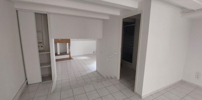 Image 6 sur 8 - Appartement  ·  Location · Issoire (63500) · 1 pièce · 45m²