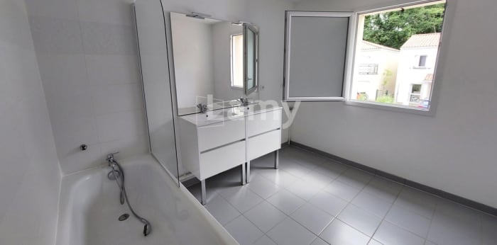 Image 9 sur 9 - Maison/villa  ·  Location · La Roche Sur Yon (85000) · 4 pièces · 90m²