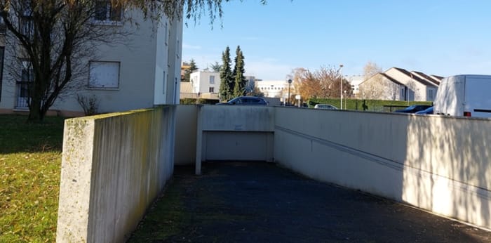 Image 4 sur 4 - Parking/box  ·  Location · Elancourt (78990) · 9m²
