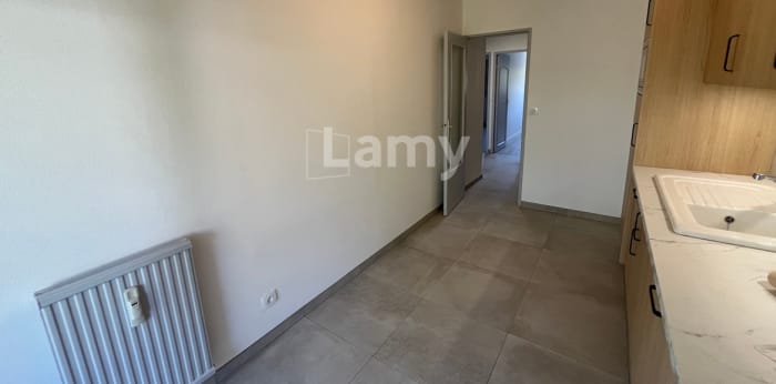 Image 5 sur 13 - Appartement  ·  Location · Lons Le Saunier (39000) · 2 pièces · 65m²
