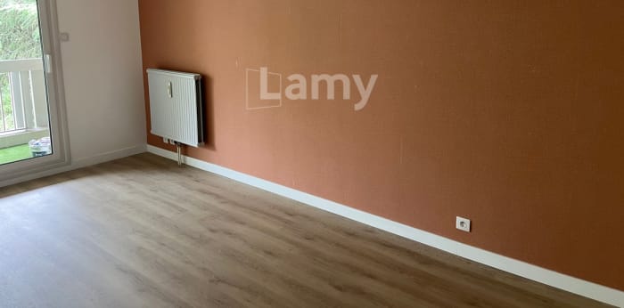 Image 8 sur 13 - Appartement  ·  Location · Lons Le Saunier (39000) · 2 pièces · 65m²