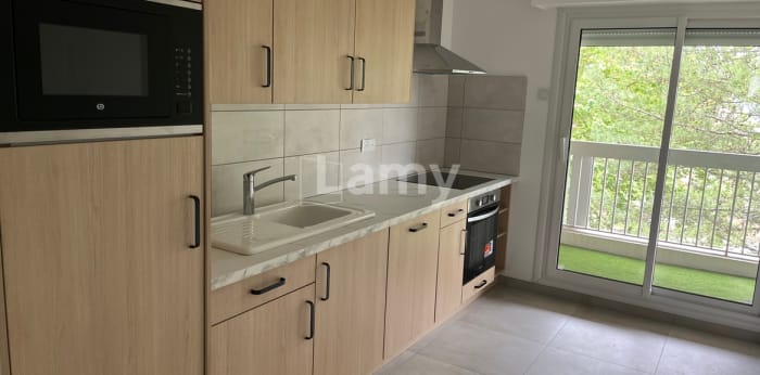 Image 7 sur 13 - Appartement  ·  Location · Lons Le Saunier (39000) · 2 pièces · 65m²