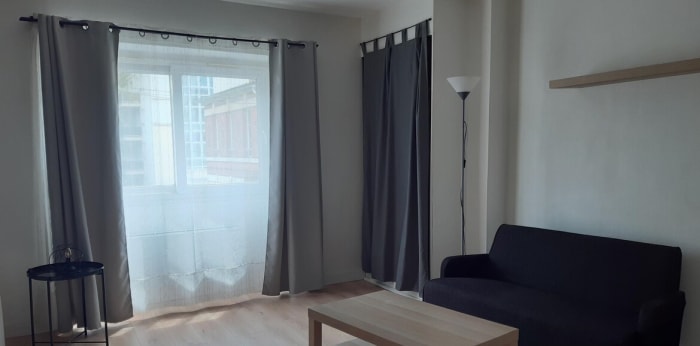 Image 1 sur 19 - Appartement  ·  Location · Orleans (45000) · 1 pièce · 26m²