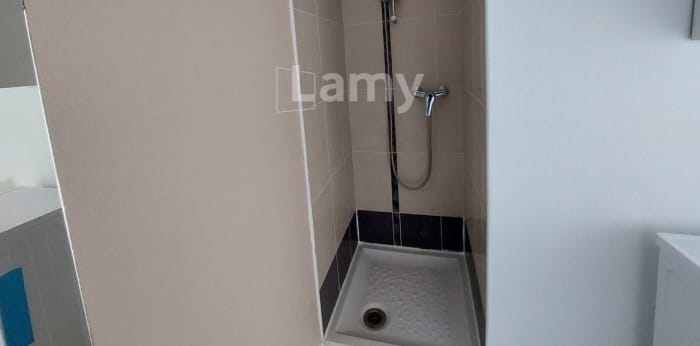 Image 11 sur 12 - Appartement  ·  Location · Rodilhan (30230) · 2 pièces · 20m²