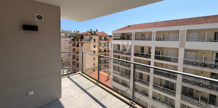 Image 5 sur 6 - Appartement  ·  Location · Nice (06100) · 2 pièces · 39m²