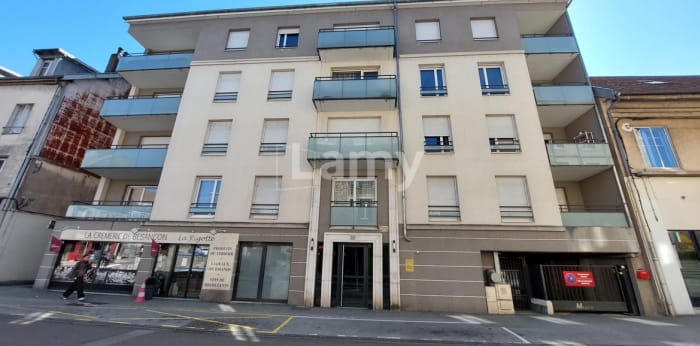 Image 10 sur 15 - Appartement  ·  Location · Besancon (25000) · 4 pièces · 85m²