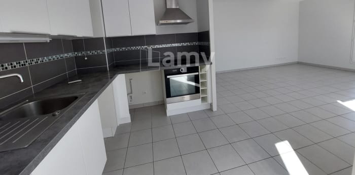 Image 2 sur 15 - Appartement  ·  Location · Besancon (25000) · 4 pièces · 85m²
