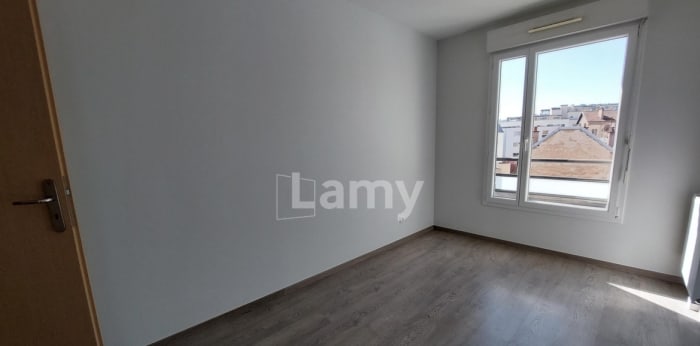 Image 8 sur 15 - Appartement  ·  Location · Besancon (25000) · 4 pièces · 85m²