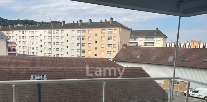 Image 1 sur 6 - Appartement  ·  Location · Lons Le Saunier (39000) · 3 pièces · 72m²