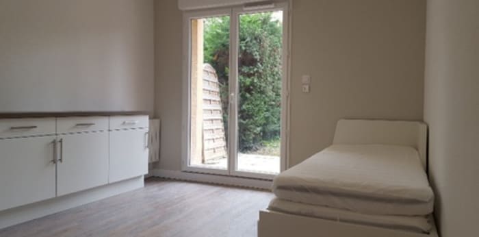 Image 1 sur 4 - Appartement  ·  Location · Aix En Provence (13100) · 1 pièce · 19m²