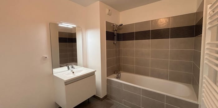 Image 13 sur 14 - Appartement  ·  Location · Dijon (21000) · 3 pièces · 62m²
