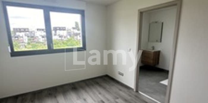 Image 4 sur 5 - Appartement  ·  Location · Strasbourg (67100) · 2 pièces · 52m²