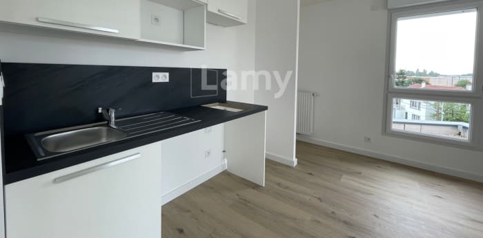 Image 4 sur 6 - Appartement  ·  Location · St Sebastien Sur Loire (44230) · 2 pièces · 49m²