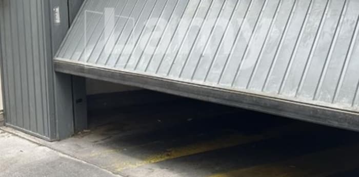 Image 1 sur 2 - Parking/box  ·  Location · Lyon (69003) · 1m²