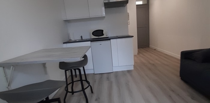 Image 2 sur 17 - Appartement  ·  Location · Evry Courcouronnes (91000) · 1 pièce · 18m²