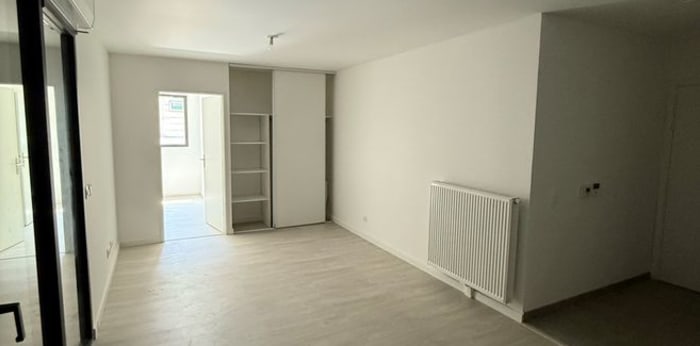 Image 1 sur 6 - Appartement  ·  Location · Bordeaux (33300) · 2 pièces · 46m²