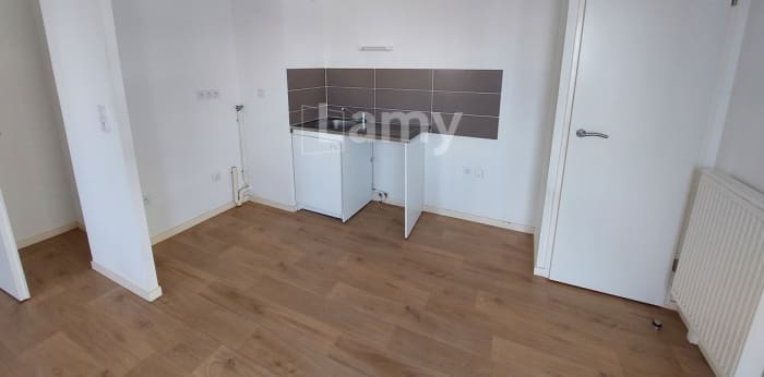 Image 2 sur 7 - Appartement  ·  Location · Royan (17200) · 2 pièces · 47m²