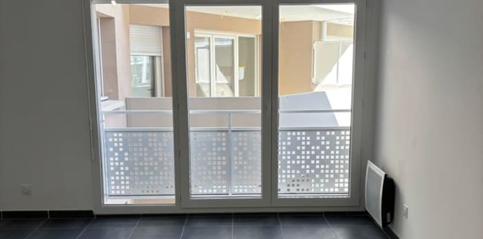 Image 2 sur 9 - Appartement  ·  Location · Port De Bouc (13110) · 1 pièce · 31m²