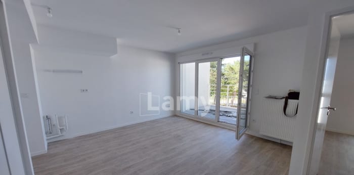 Image 1 sur 6 - Appartement  ·  Location · Royan (17200) · 2 pièces · 41m²