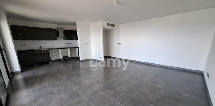 Image 5 sur 14 - Appartement  ·  Location · Marseille (13008) · 3 pièces · 82m²