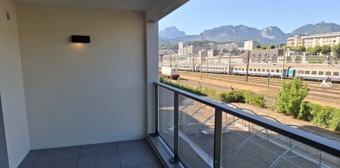 Image 2 sur 10 - Appartement  ·  Location · Chambery (73000) · 2 pièces · 47m²