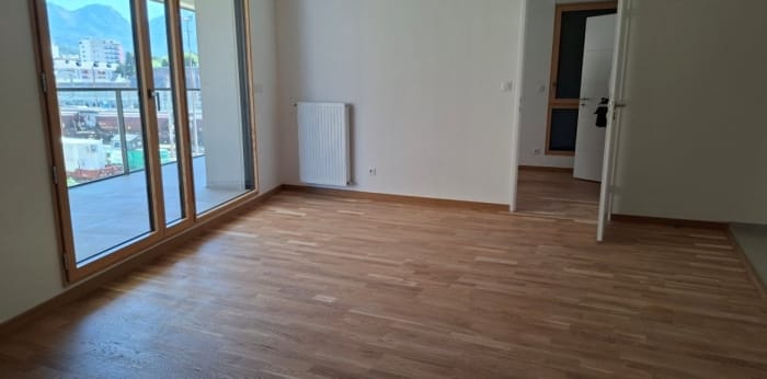 Image 3 sur 12 - Appartement  ·  Location · Chambery (73000) · 2 pièces · 45m²