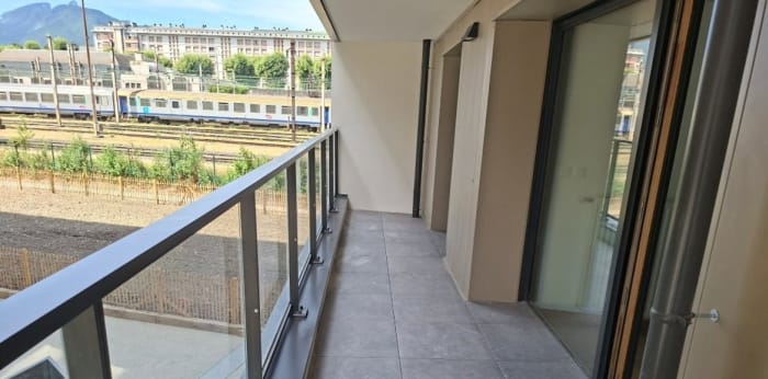 Image 7 sur 12 - Appartement  ·  Location · Chambery (73000) · 2 pièces · 45m²