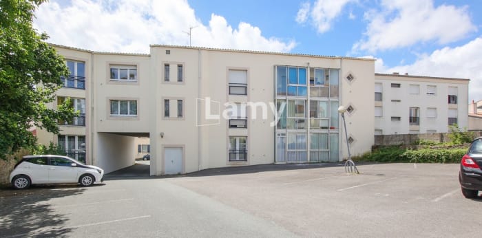 Image 3 sur 8 - Appartement  ·  Location · La Roche Sur Yon (85000) · 1 pièce · 24m²