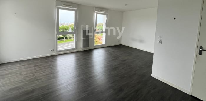Image 2 sur 4 - Appartement  ·  Location · St Malo (35400) · 1 pièce · 32m²