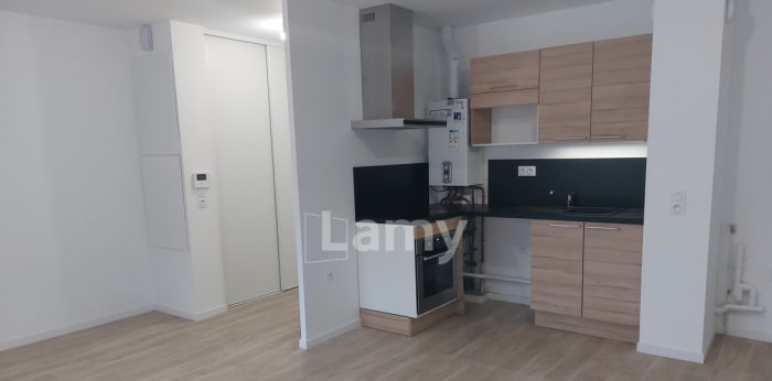 Image 1 sur 5 - Appartement  ·  Location · St Pierre Du Mont (40280) · 2 pièces · 44m²