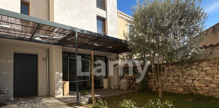 Image 1 sur 11 - Maison/villa  ·  Location · Rousset (13790) · 3 pièces · 114m²