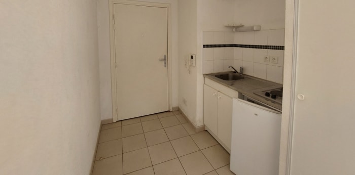 Image 6 sur 9 - Appartement  ·  Location · Rodilhan (30230) · 1 pièce · 20m²