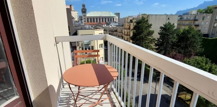 Image 1 sur 4 - Appartement  ·  Location · Grenoble (38000) · 2 pièces · 37m²