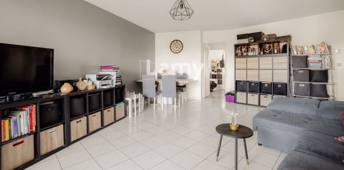 Image 2 sur 10 - Appartement  ·  Vente · Villeurbanne (69100) · 3 pièces · 73m²